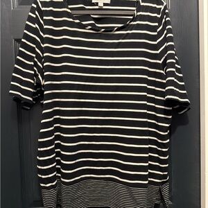 Carolyn Taylor Black and White Striped Short Sleeve Top
